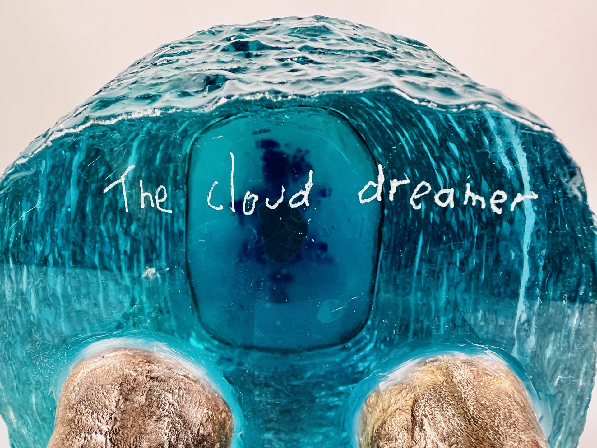The cloud dreamer 48x18x25 cm Gegoten glas, glas, brons SJAAK SMETSERS FOTO 2